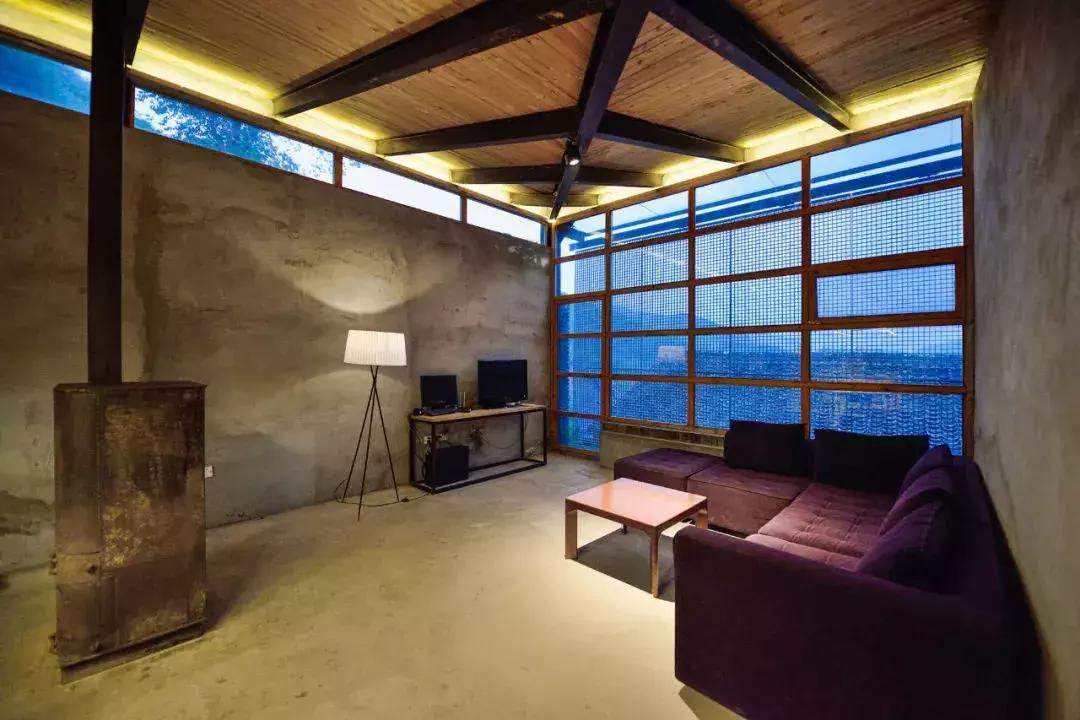 这才叫生活！山中3年他建了一个漂亮小院，活的比年轻人还酷！