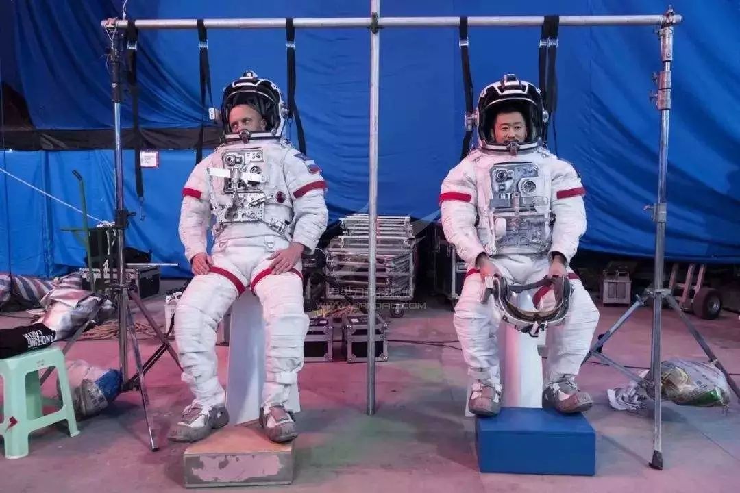 流浪地球中有哪些军事武器,流浪地球里最厉害的武器