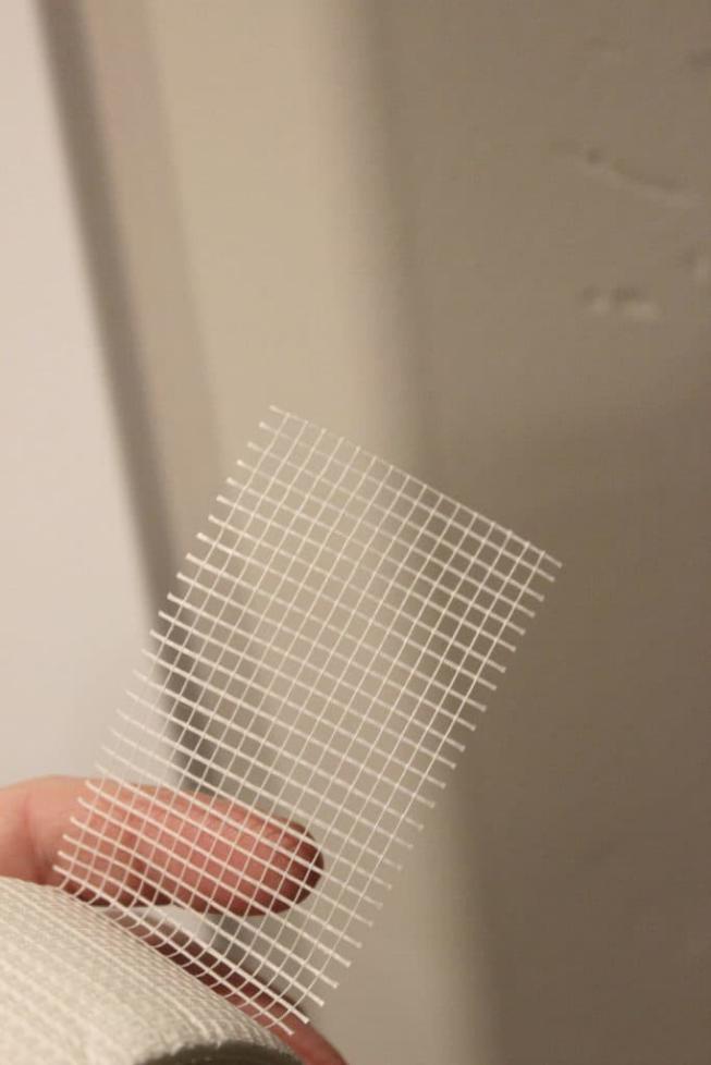 卧室门被砸个洞怎么修,家里门被砸