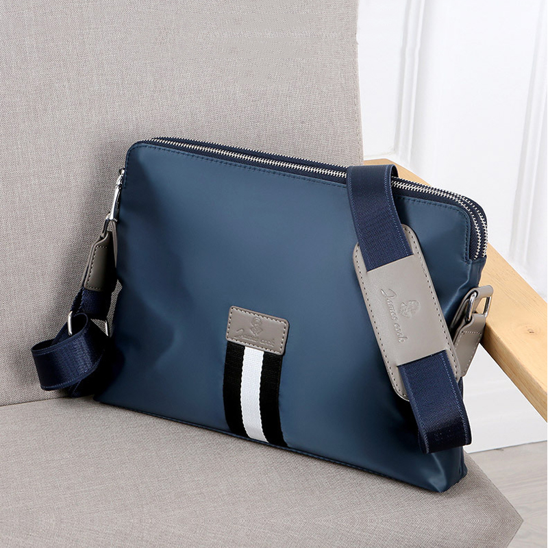 等发了年终奖！“咬咬牙”也要拿下这男包，过年回家到哪都不失面