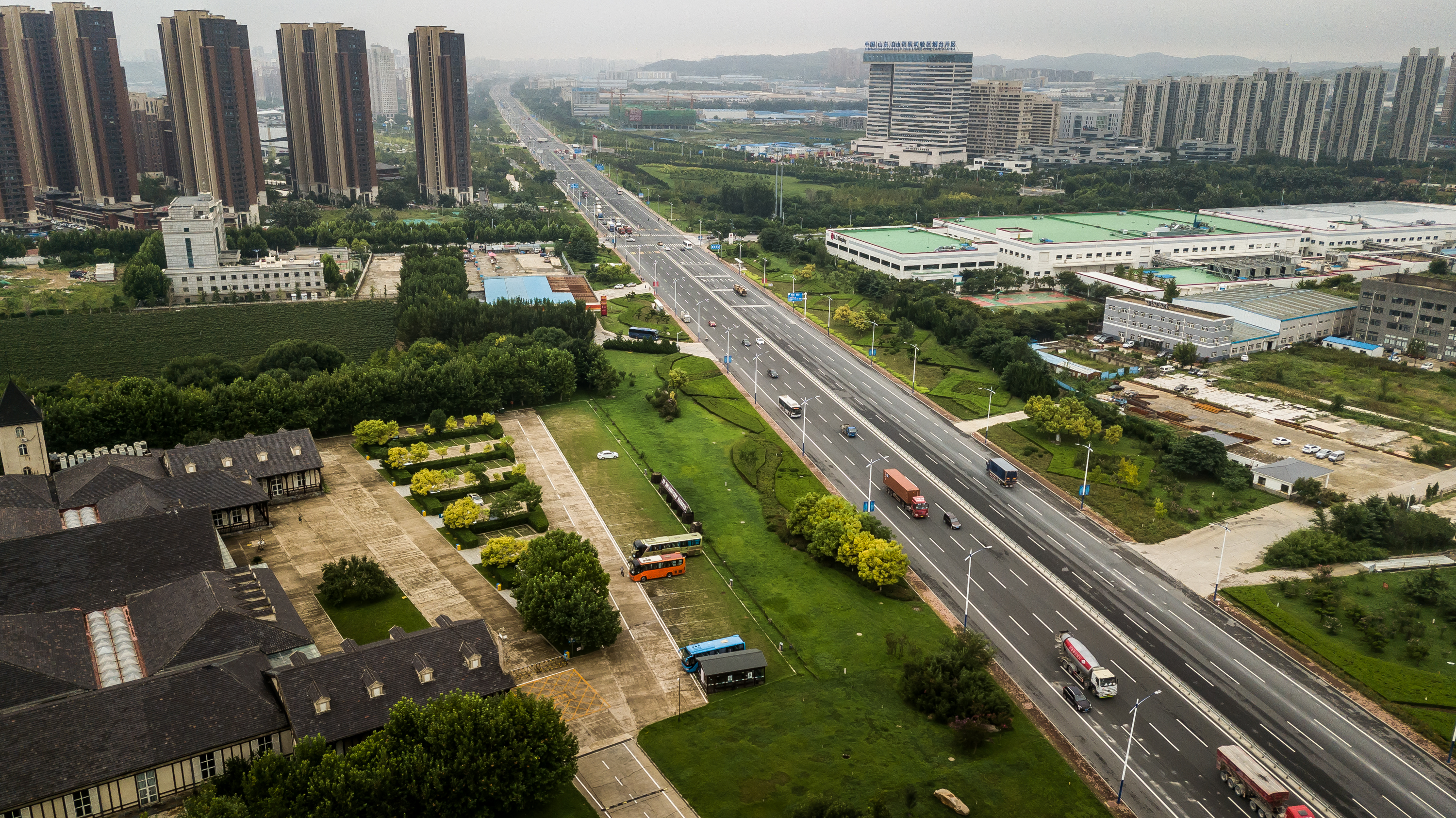 烟台卡斯特酒庄图片欣赏,烟台张裕卡斯特酒庄diy罐装酒