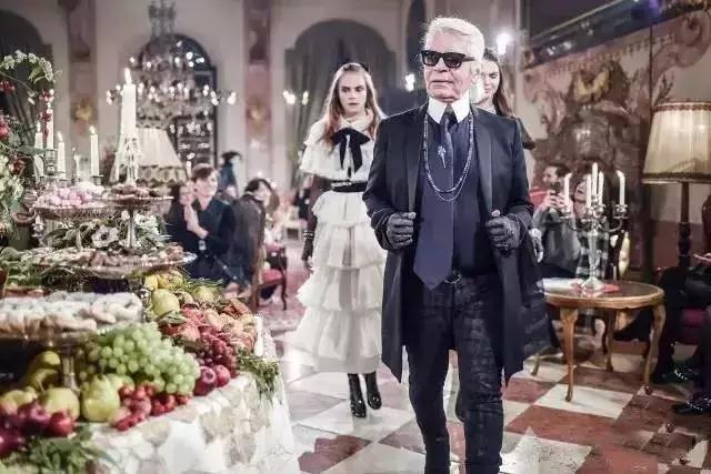 老佛爷的最后一次香奈儿大秀,香奈儿老佛爷早期设计