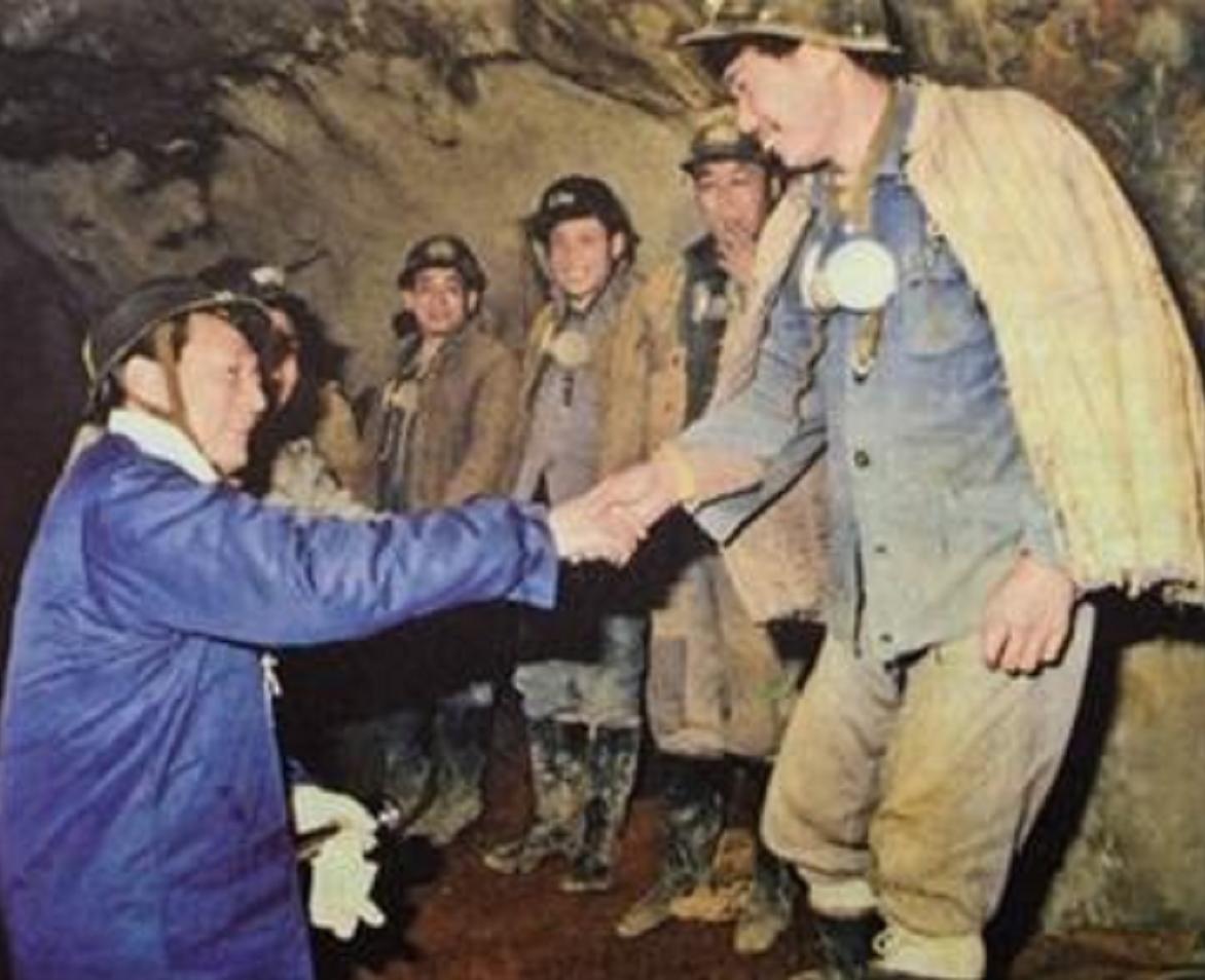 2000年*镕基朱**：我卸任后，人民能说一句，我是清官，我就很满意了