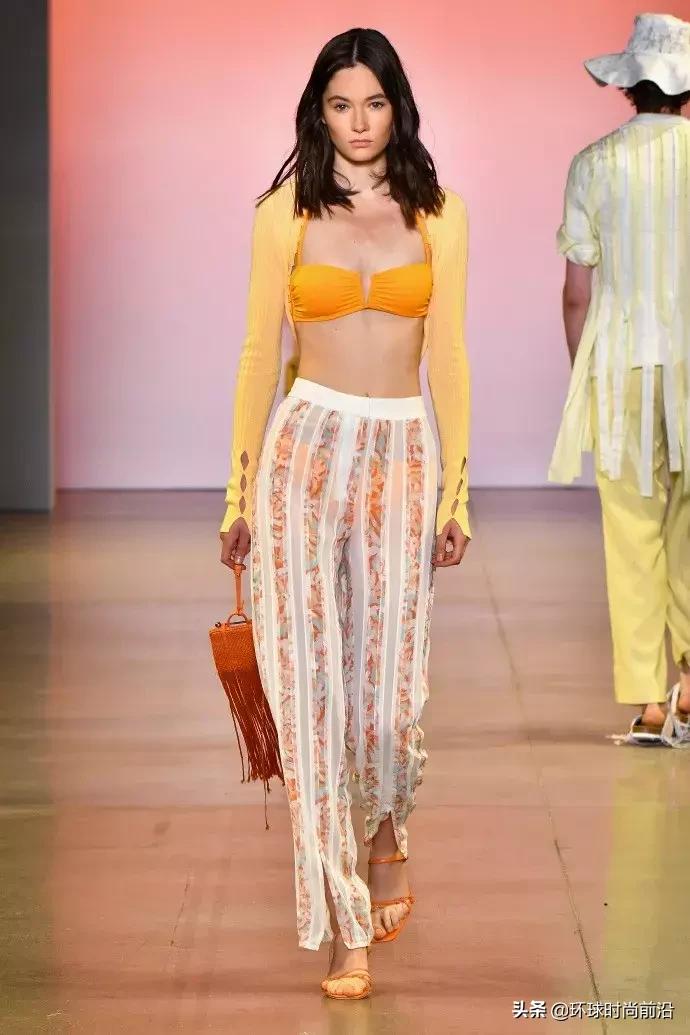 穿衣自由？雪莉不穿内衣被热议，你站雪莉还是内衣