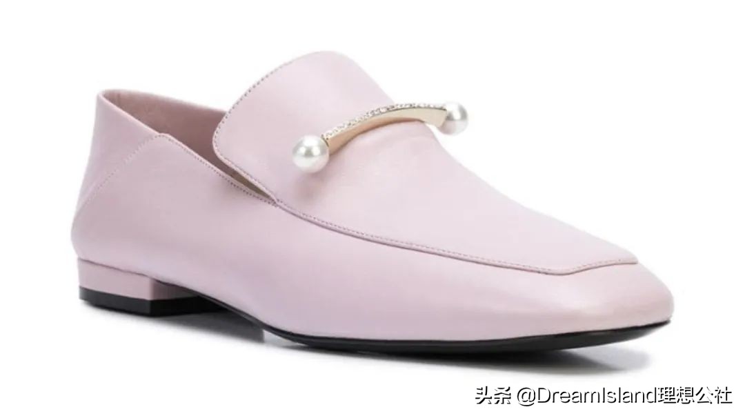 街拍白色乐福鞋,达妹街拍图文