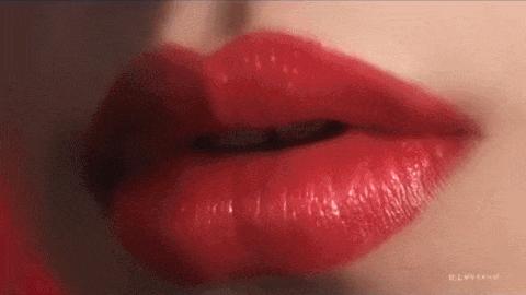 哇哦！这位“日杂美妆一姐”原来已经是当妈的人了？