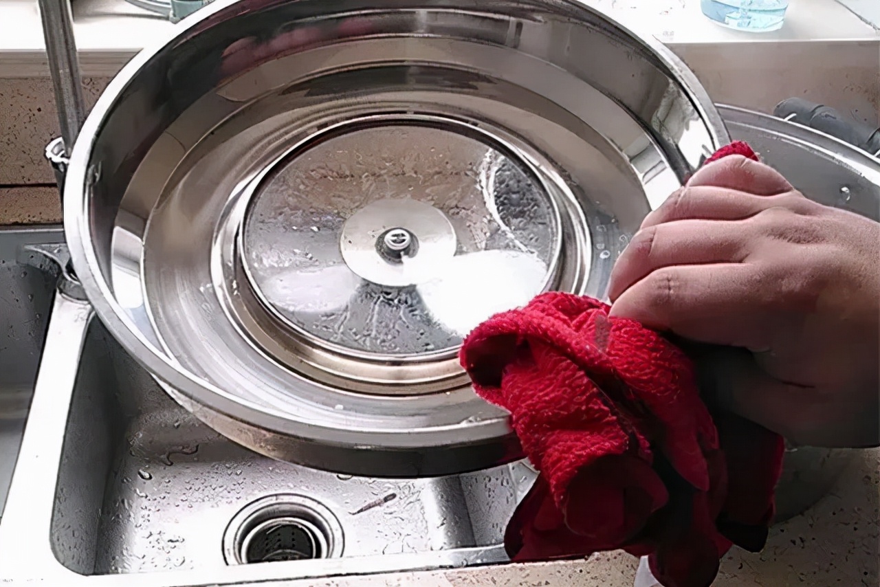 油锅着火别着急下一句,油锅起火别慌这几招都能用