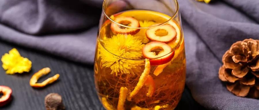 喝一杯菊花枸杞子茶降火养胃,一杯菊花枸杞茶的功效作用