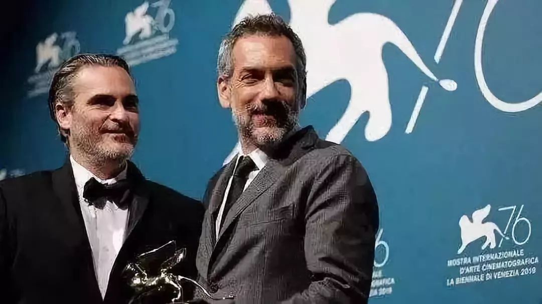 卸完妆怎么看出来卸干净了,卸完妆眼睛看事情发白