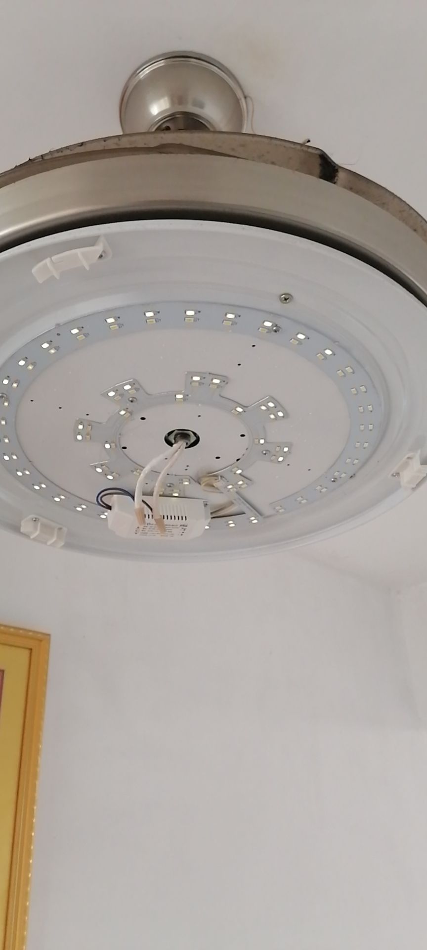 主机灯不亮但是风扇转,风扇灯不亮的原因分析