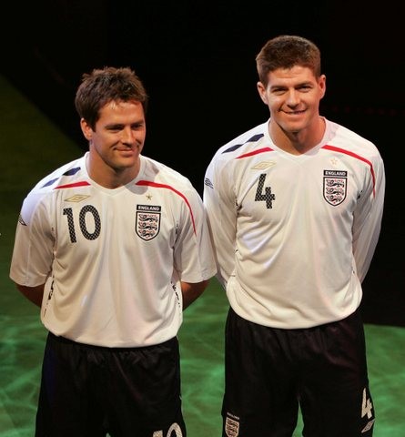 英格兰足球痛失欧洲杯冠军,2021年足球欧洲杯英格兰