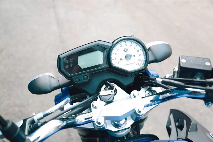 皮实耐用扭矩大的250水冷运动街车,最省油的250街车