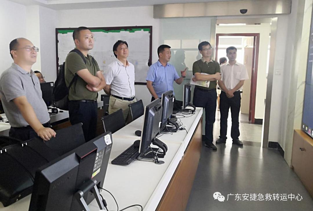 广东安捷转运救护车,广州安捷急救转运中心有限公司