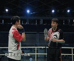 羽毛球杀球和高远球发力一样吗,羽毛球后场被动高远球发力