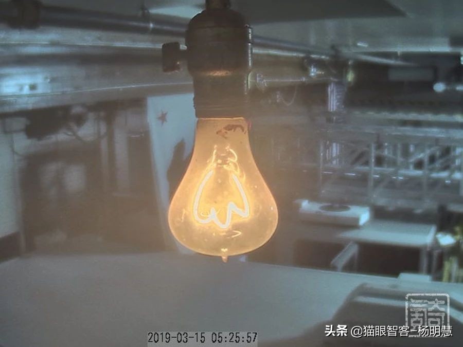 世界上最长寿的灯泡是谁造的,世界上亮得最长的灯泡是多少年