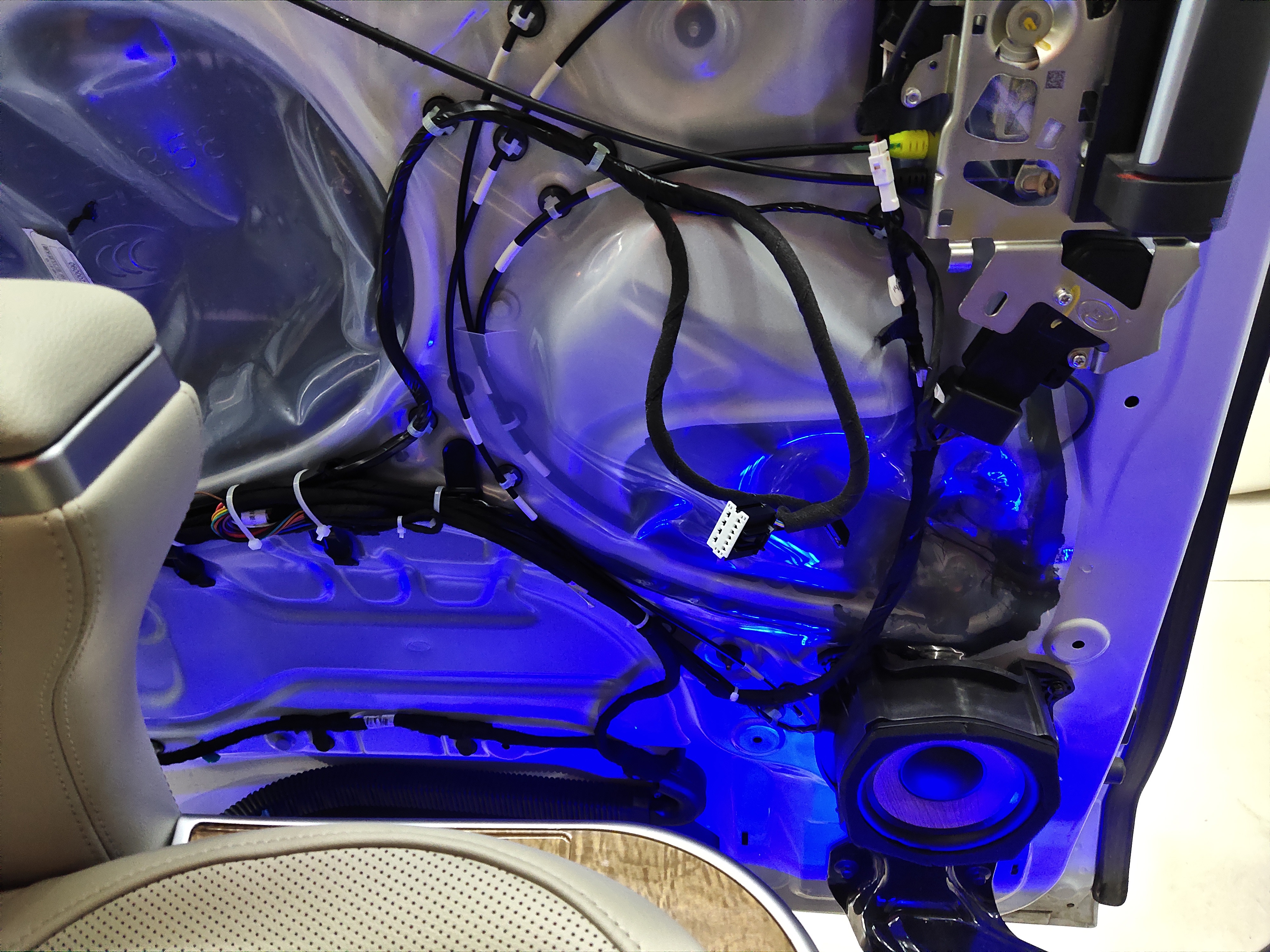 别克gl8音响改装套餐价格表,保定别克gl8改装音响多少钱