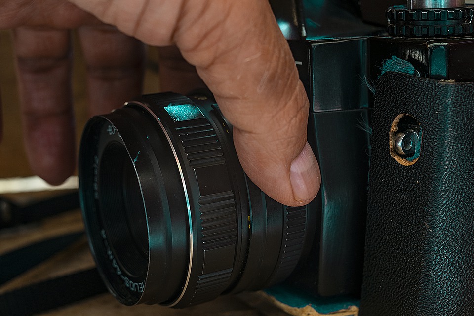 单反相机怎么清洁感光器,单反相机CMOS脆弱吗