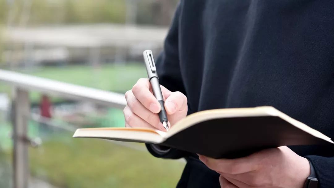 999皮炎平出口红,999皮炎平口红包装