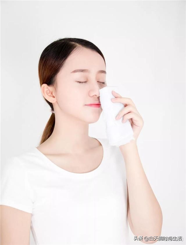 花88块买了瓶洗面奶，用了2个月后，网友：你可能还缺几个小手法