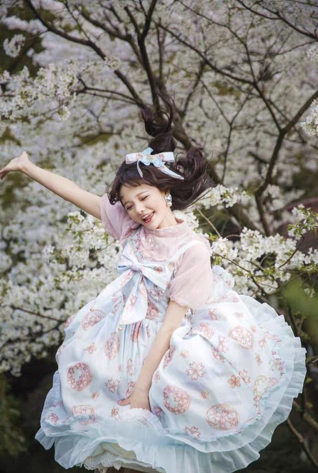 “中、日、韩”三种洛丽塔各不同，韩系很甜，但中华风最惊艳