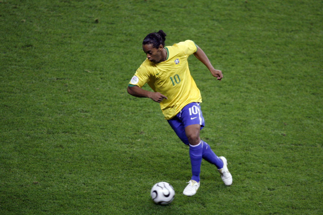 外媒评十大巴西10号球员：贝利济科领衔卡卡第六