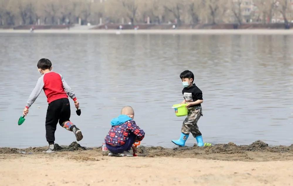 长春街头今天视频,长春街头多了一道靓丽风景线