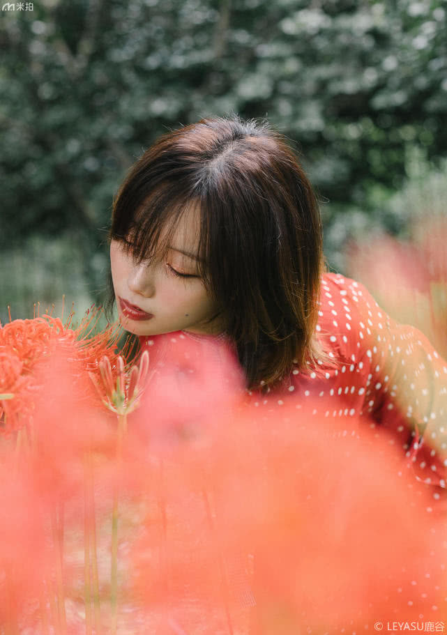 随性慵懒波点裙,少女感十足的波点裙