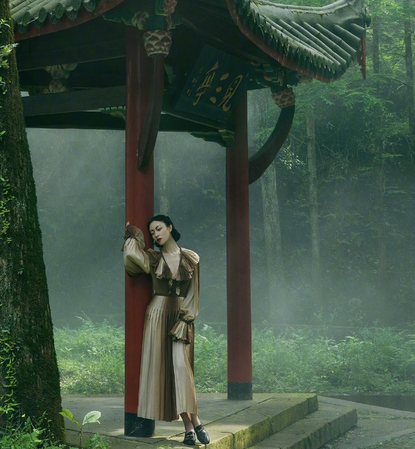 倪妮水墨眉仙都妆容分析,倪妮复古大片