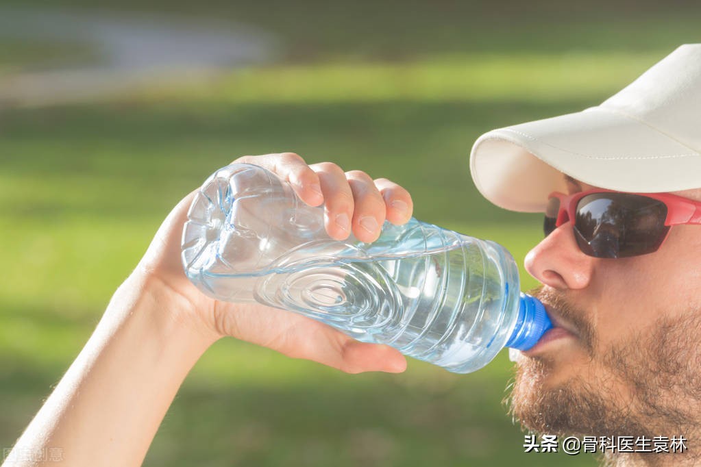 髌骨关节炎到底该怎么治疗,髌骨关节炎康复训练步骤图