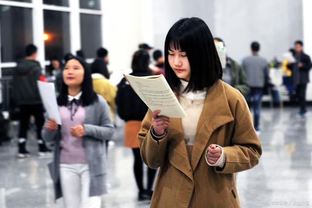 大一女生怀孕该如何处理,大学女生未婚先孕