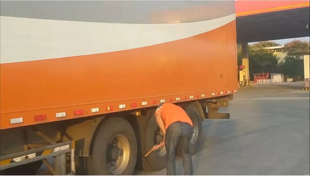 申通9.6米快递司机的真实生活,申通快递驾驶员日常工作流程