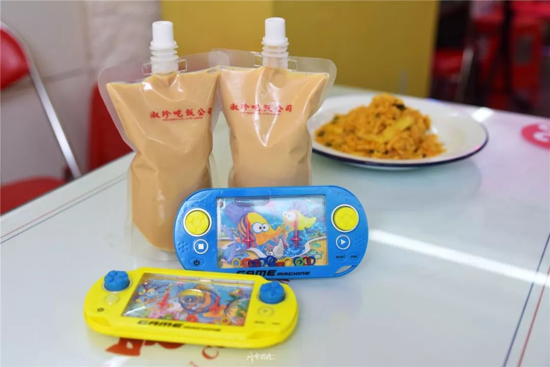 阿嫲做的菜，童年的漫画，儿时的玩具，这家公司专业带你怀旧