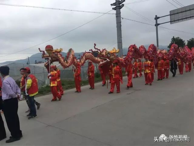 阜南张氏祠堂落成庆典仪式,张氏祠堂唱戏人山人海