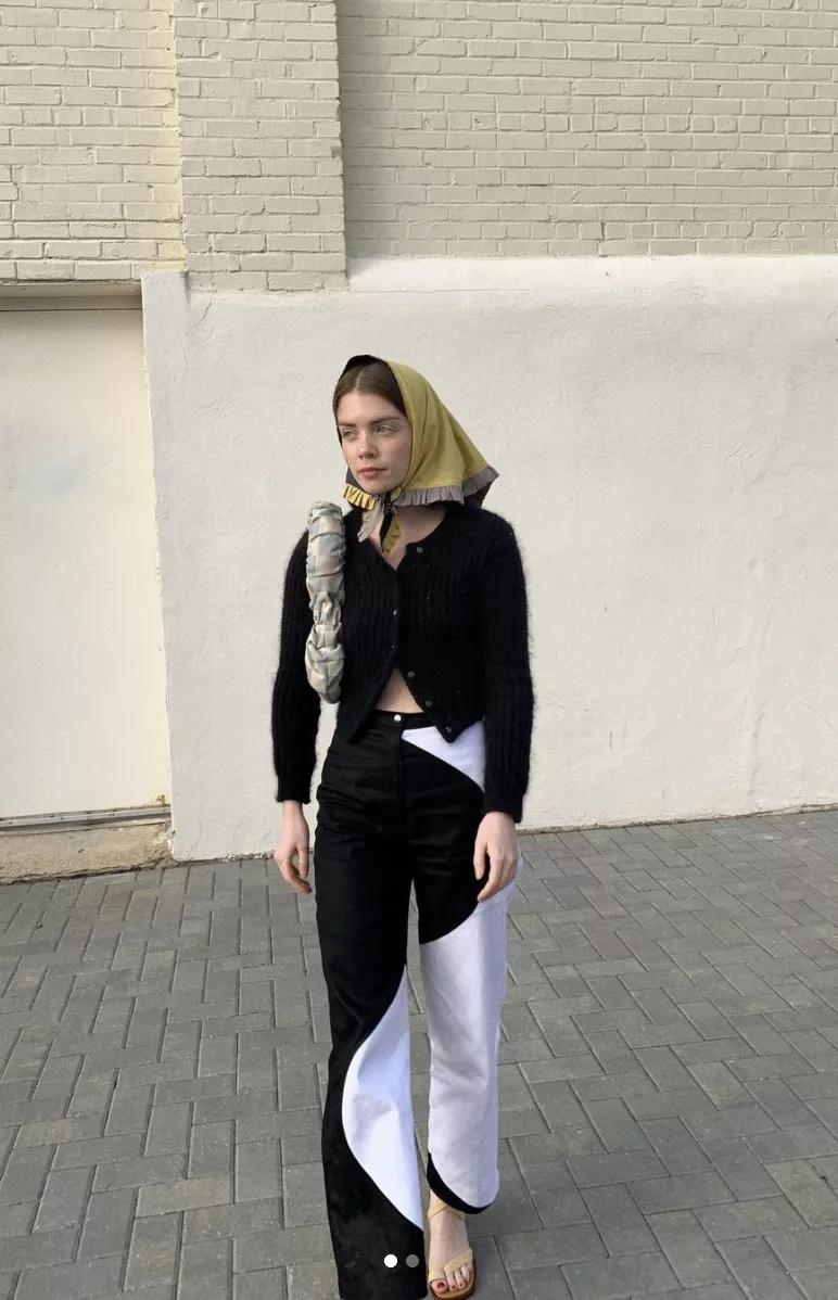 马蹄裤和喇叭马蹄裤哪个更显腿长,高腰显瘦马蹄裤