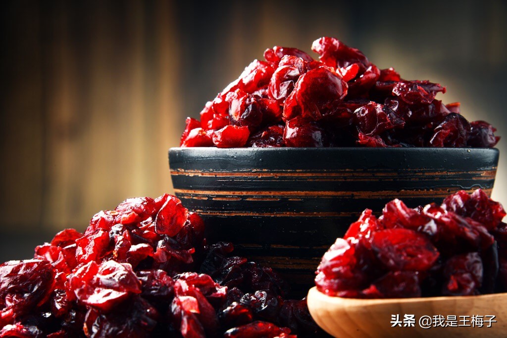 这果子从美国进口，中国是销量榜首，价格昂贵，我国自产卖不出去