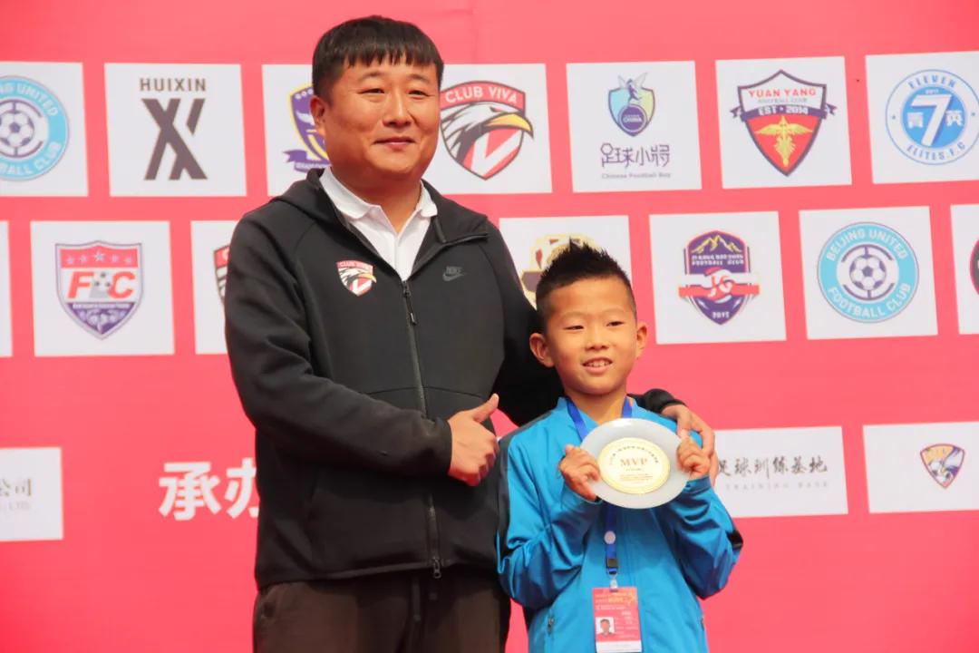 全国冠军只是开始，龙卷风12精英队称霸首届威娃杯