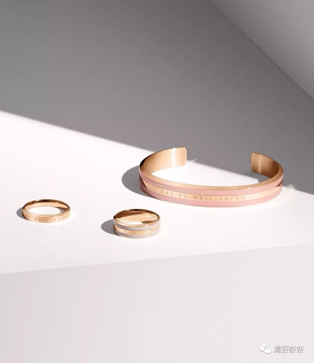 这个世界欠我,这个世界欠我一份快乐