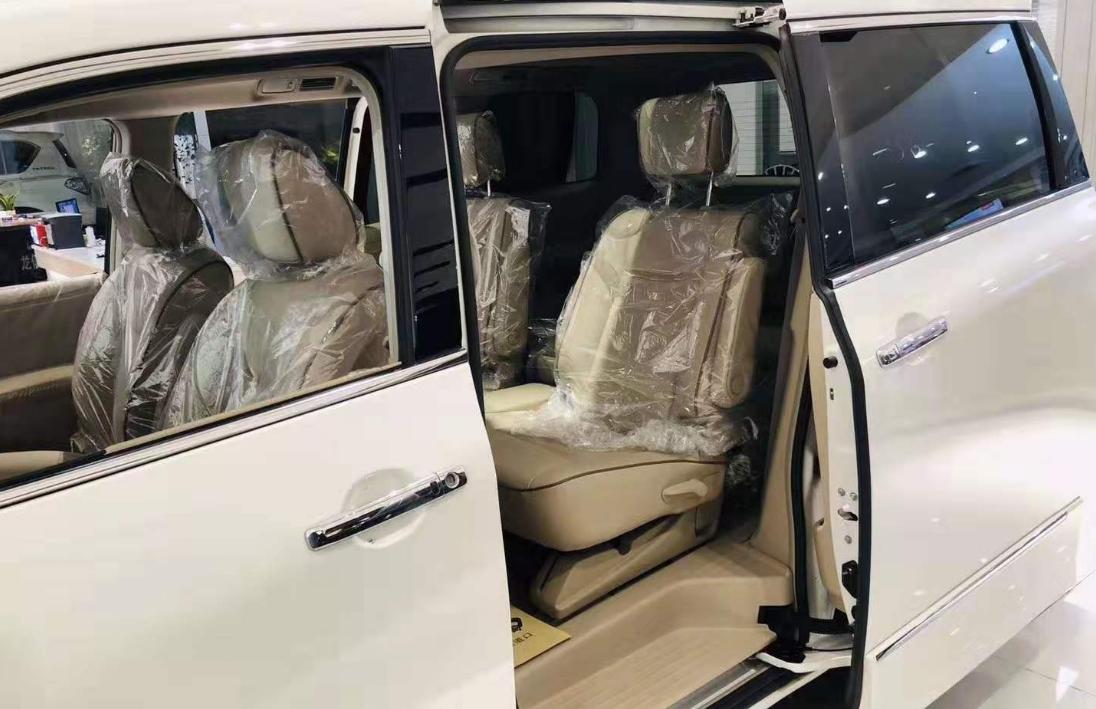 日产贵士后排空间,日产贵士豪华版