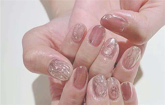 甲油胶干得很慢又没有照灯怎么办,甲油胶烤灯变干的原理