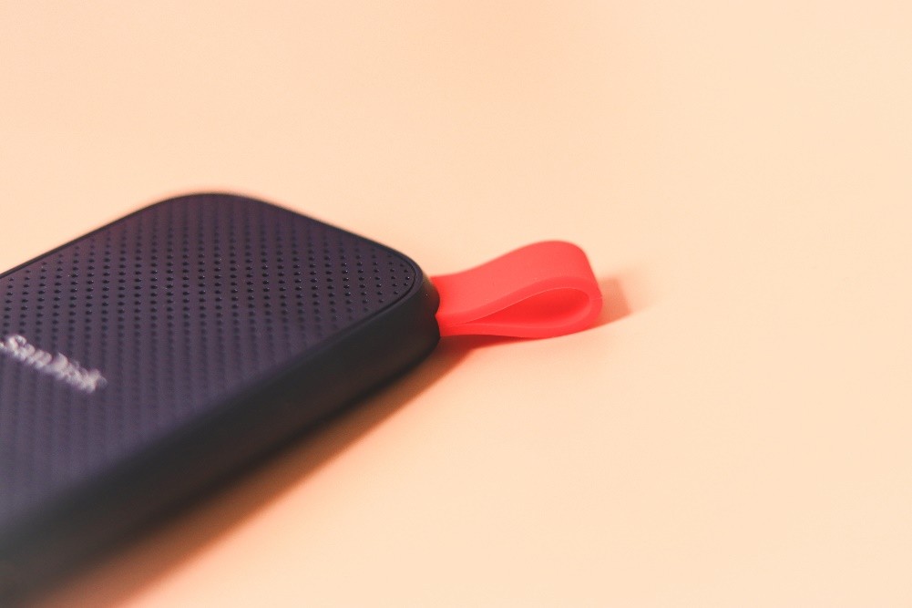 闪迪移动固态硬盘,闪迪e61和三星t7移动固态硬盘对比