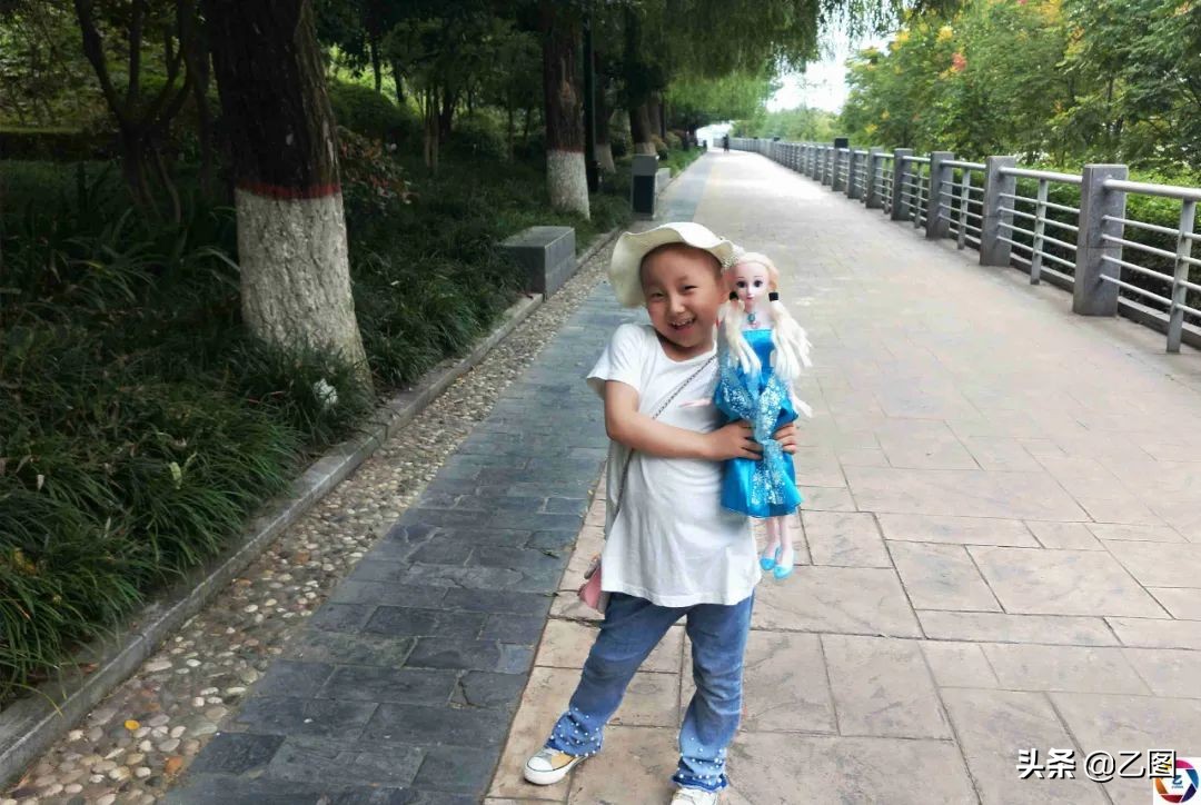 6岁女孩练舞蹈腿疼,女生说练舞蹈看医生怎么回复