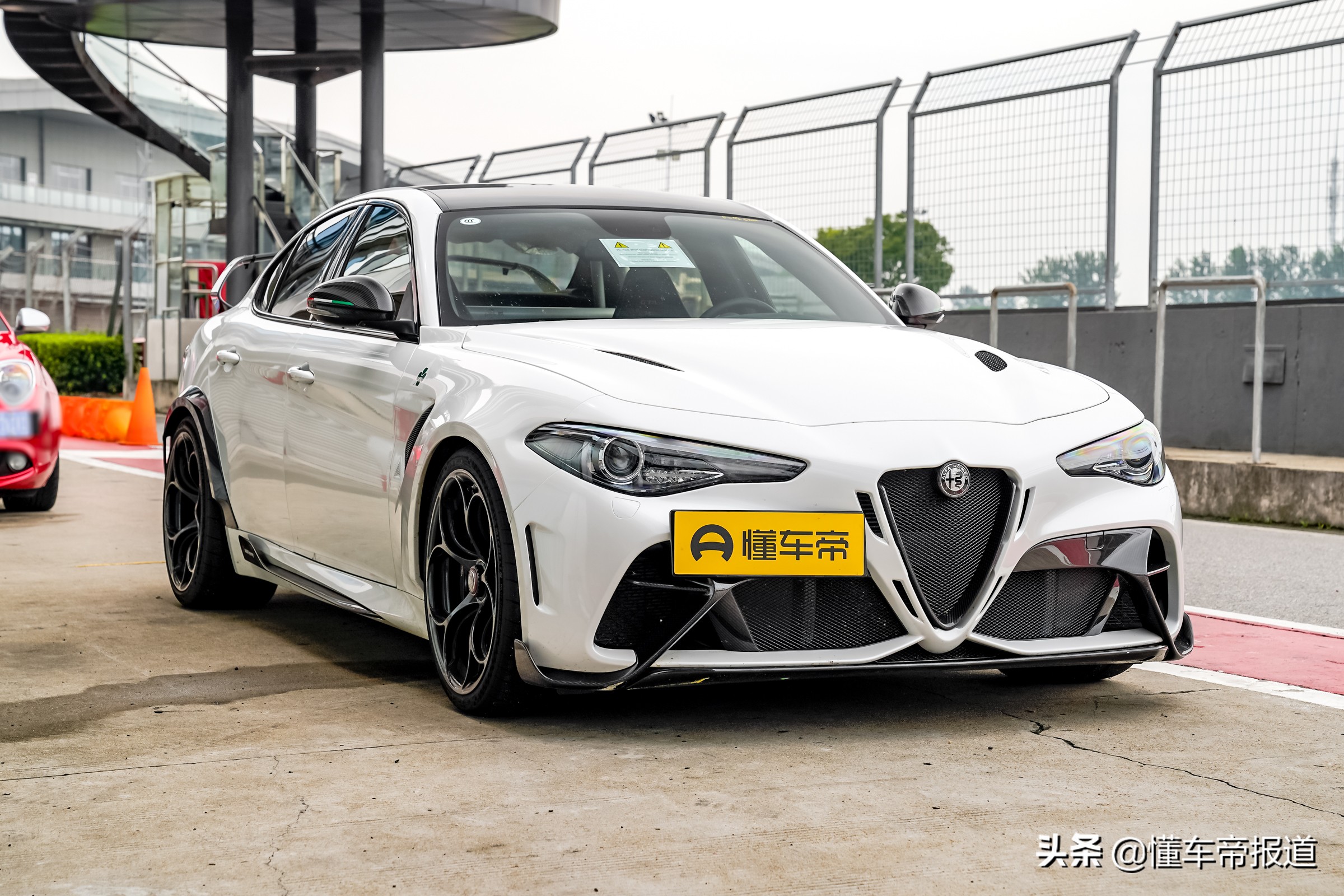 新车阿尔法罗密欧giulia豪华版200p,阿尔法罗密欧giulia车评