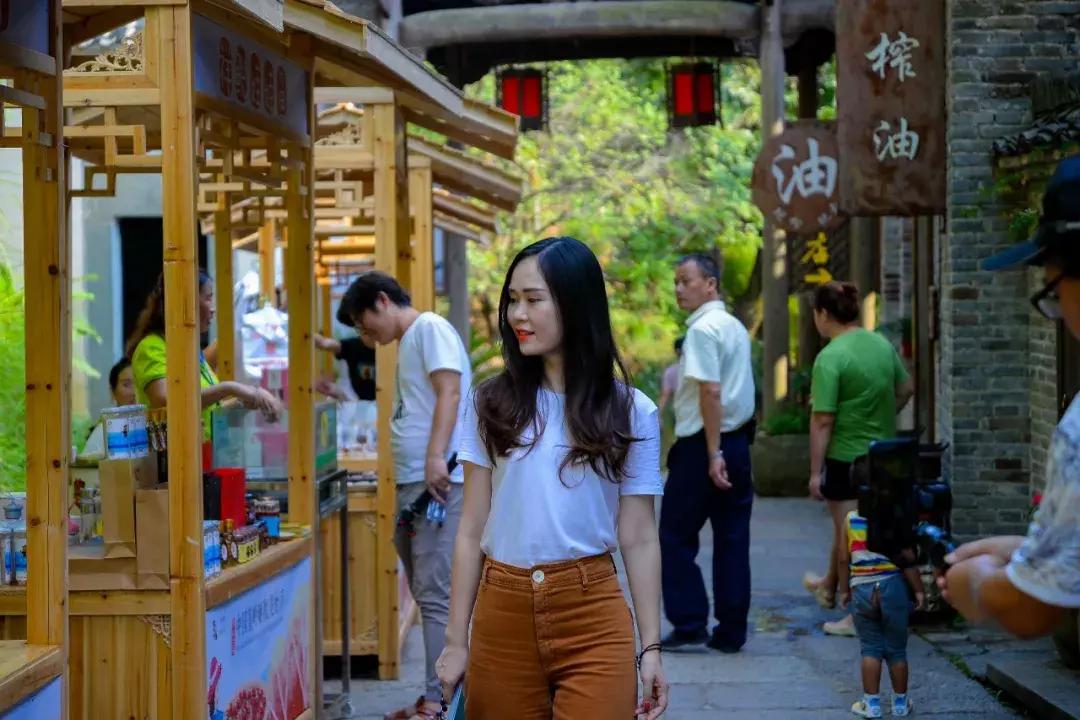 第五届中国篁岭晒秋（美食）节开幕，用美味欢庆丰收