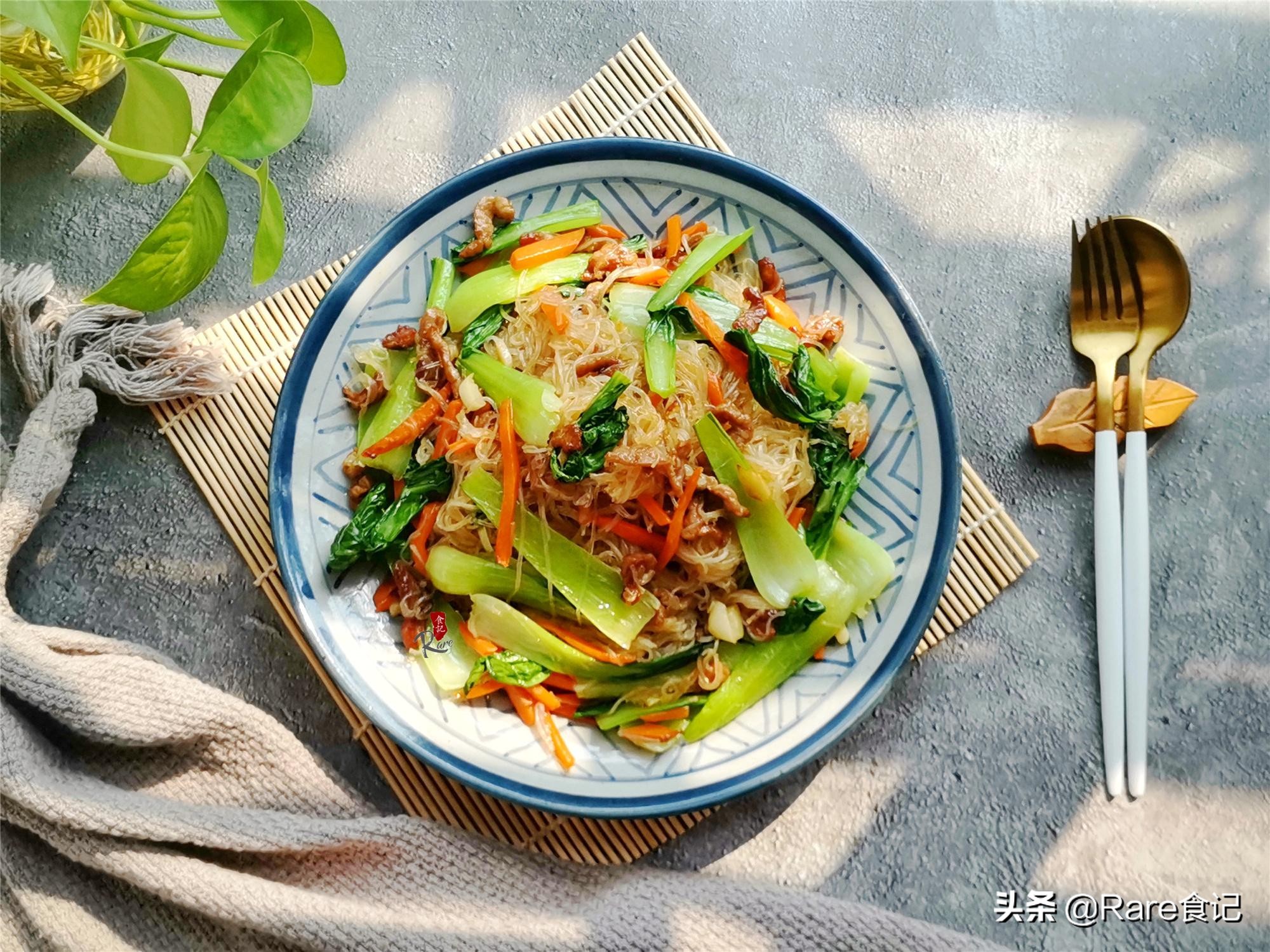 炒红薯粉丝的家常做法简单好吃,大厨怎样炒龙口粉丝简单又好吃