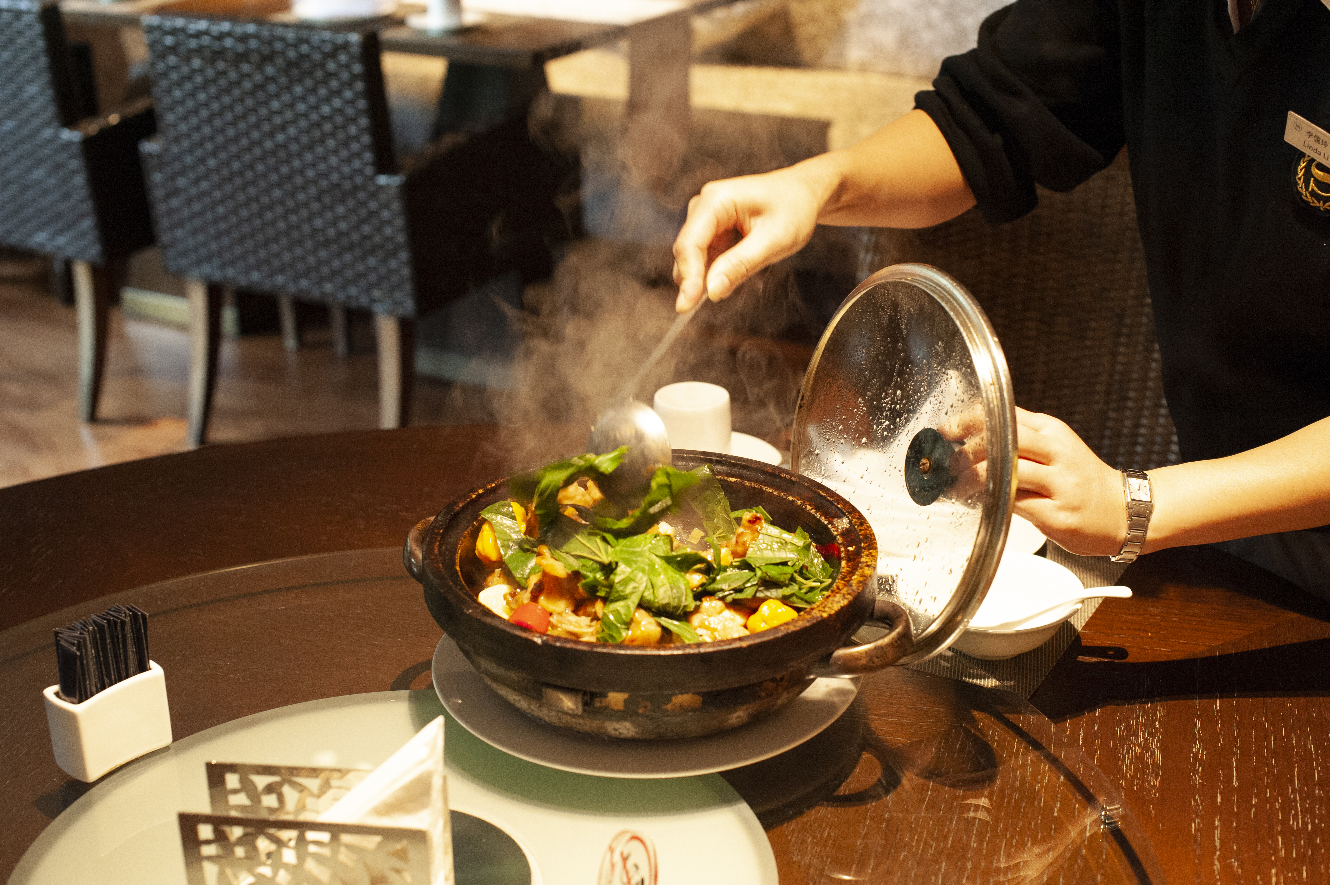 海南不止只有三亚,去万宁玩个冲浪,还有神犬小七拍摄地等着你