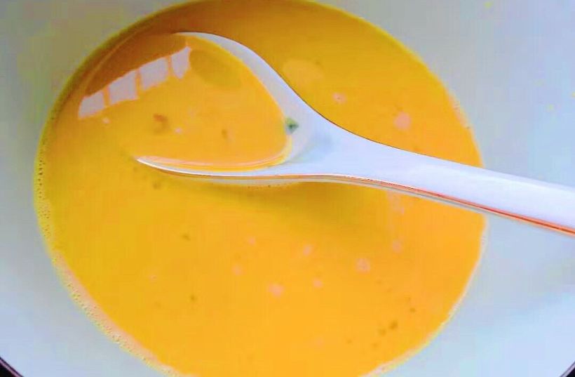 来个小巧可爱的蛋饺，一口一个美味，好好享受晚餐的时光