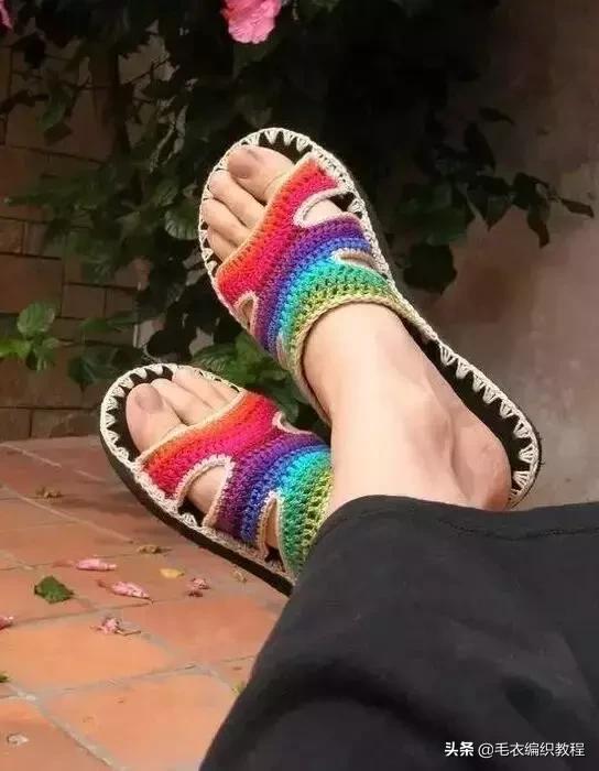 钩男士豆豆凉鞋三道杠视频教程,100种婴儿凉鞋的钩法全过程