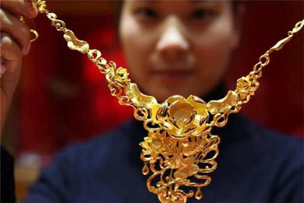 去香港购买黄金首饰的确好处多多,但有两个弊端您也需要知道