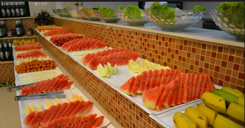 为什么吃自助餐会觉得服务差,自助餐一吃就饱的猫腻是什么