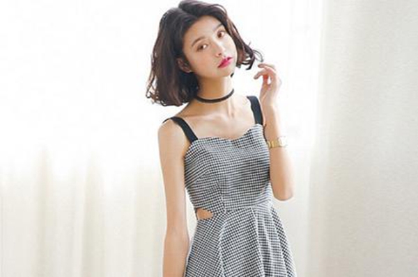 怎么改变塌肩圆肩,穿太多衣服好吗